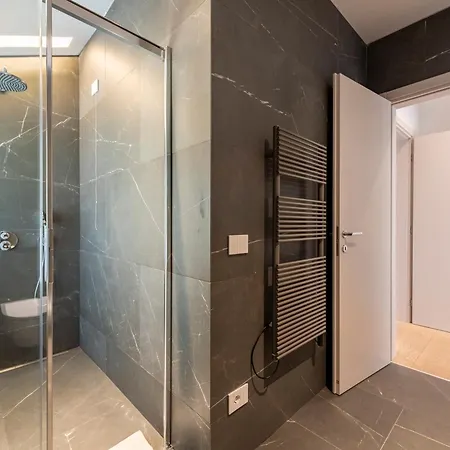 Porto Portofino Coast Апартаменти Рапалло