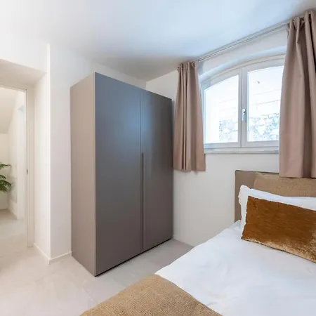 Апартаменти Porto Portofino Coast