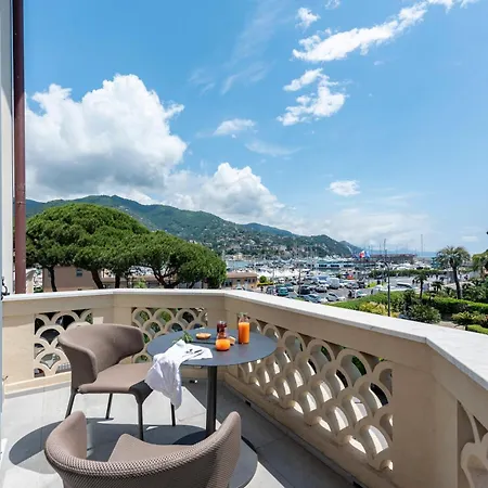 Porto Portofino Coast דירה