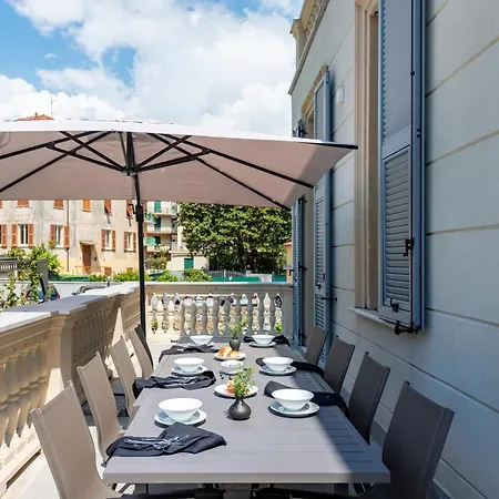 Porto Portofino Coast 아파트 라팔로