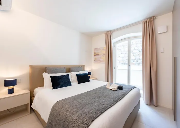 Porto Portofino Coast 公寓 *